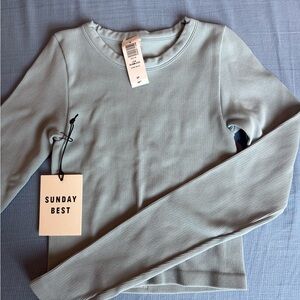 SinchSeamless Crew Longsleeve NWT Aritzia Sunday’s Best